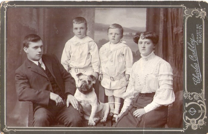 John William Ashworth &family c1911